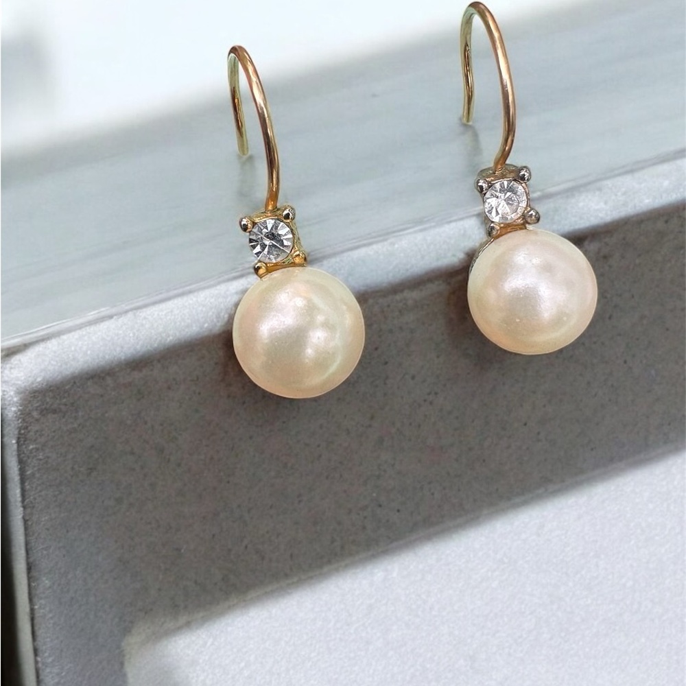 Vintage Untested Gold and Cream Pearl Earrings